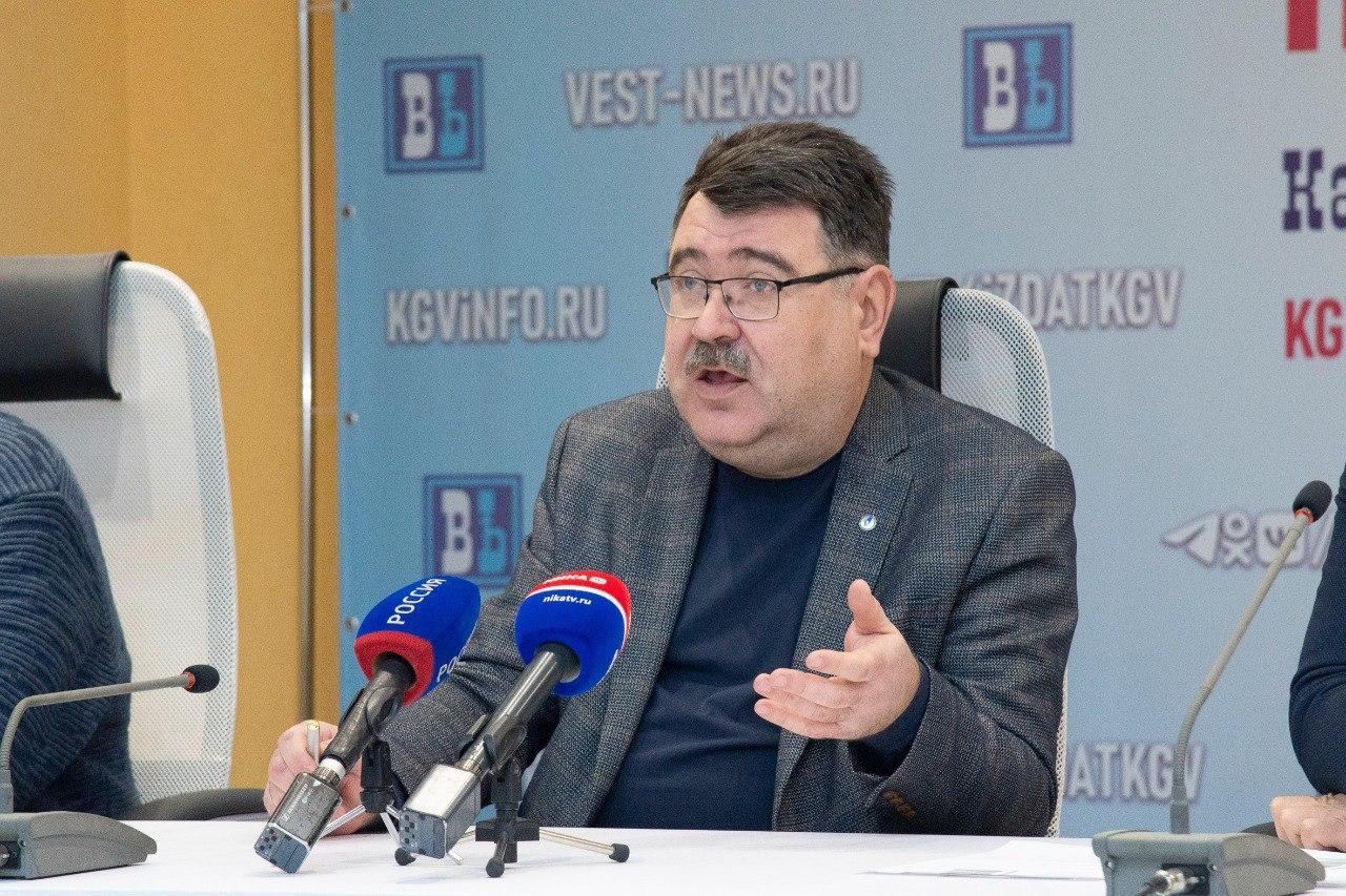 Заканчивается выдвижение номинантов на областную премию Признание Она проводится в регионе уже второй раз а с идеей отметить неравнодушных к судьбе региона людей выступил областной Союз журналистов России Сегодня в Доме печати инициаторы премии рассказали что на нее выдвинуто уже 80 человек Среди них участник военной операции Поток по освобождению Курской области священник Алексей Скрипкин лидер группы Руки вверх Сергей Жуков авторы интернет проектов волонтеры благотворители К слову обнинский глава Стефан Перевалов тоже в списке в номинации Новые имена Наша задача как журналистского сообщества помочь в формировании новой элиты в стране Мы должны показывать новых героев нашего времени которые делают что то во благо страны общества Им самим слава не нужна они делают это от чистого сердца Но если мы промолчим их работа останется незамеченной подчеркнул председатель реготделения СЖР Юрий Расторгуев Всего в премии 9 номинаций Волонтерство Zащита Наставничество Благотворительность Доброе сердце Просветительство Новые имена Городской проект Гостеприимство Сбор заявок завершается 30 января Подать их можно через телеграмм канал премии или группу ВКонтакте С 1 по 10 февраля пройдет народное голосование С 11 по 18 февраля подводить итоги будет жюри куда вошли руководители ведущих СМИ региона 19 февраля в Калуге в Областном молодежном центре будут объявлены победители