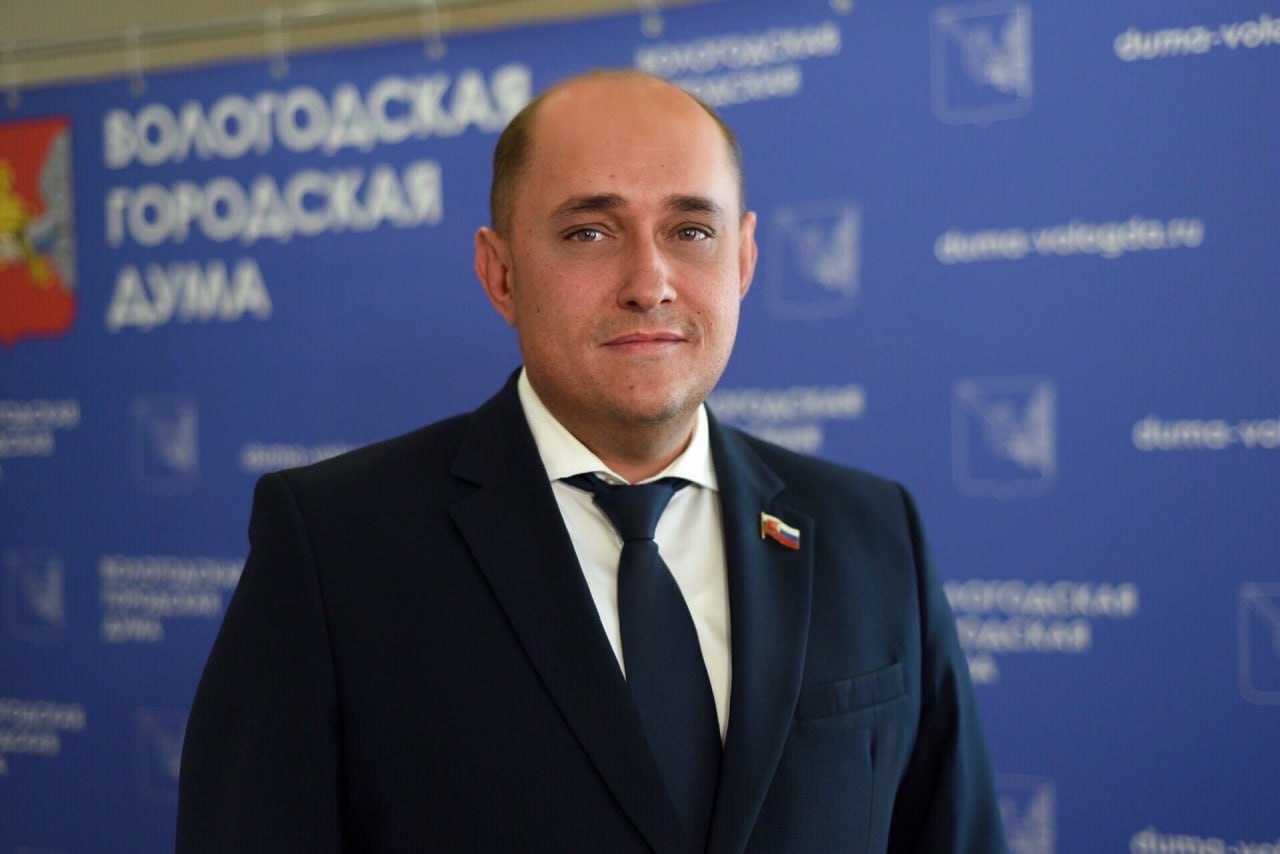 Глава города Вологды Юрий Сапожников покинул свой пост. Об этом чиновник заявил в социальных сетях: «16 лет в местном самоуправлении - как один день пролетели. Вроде вчера только пришел из здрава в Администрацию города - а уже время идти дальше». Напомним, ранее Юрий Сапожников также возглавлял городское Управление здравоохранения и почти 12 лет был председателем Вологодской городской Думы. Возможно, экс-глава города уйдет в Законодательное собрание области, но официальной информации о новом назначении пока нет.