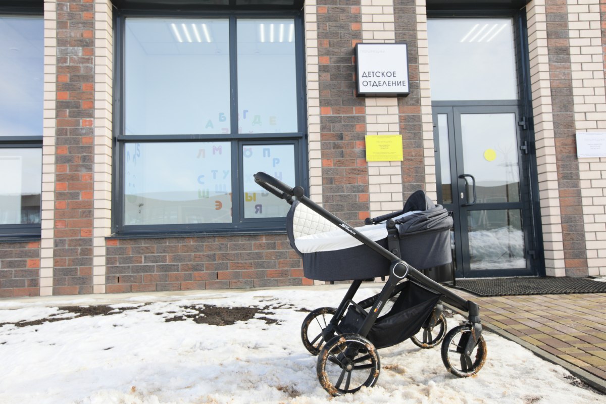 На Южном Урале семьи с детьми больными муковисцидозом будут получать выплаты   gubernia74 ru articles society 1137714 Депутаты Законодательного собрания Челябинской области расширили перечень диагнозов у детей при которых родители получают право на социальные выплаты Региональный закон уже предусматривает помощь родителям детей с фенилкетонурией целиакией буллезным эпидермолизом и ихтиозом Теперь поддержку будут получать и семьи с детьми страдающими муковисцидозом   t me chgub