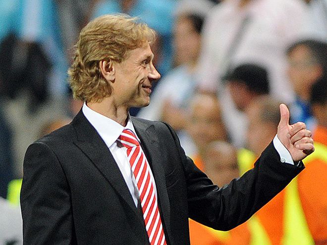 Валерий Карпин выдал худший старт в Динамо за последние 19 лет набрав лишь 17 очков в 15 играх РПЛ это слабейший показатель Динамо с 2006 года