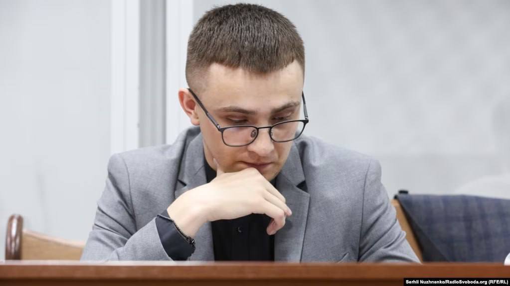 Украинский активист и волонтер Сергей Стерненко сообщил, что на него напали. Говорит, что ранен, но угрозы для жизни нет. Позже Стерненко сообщил, что нападающая задержана и поблагодарил СБУ «за молниеносную реакцию». В свою очередь в СБУ говорят, что на Стерненко было совершено покушение с помощью огнестрельного оружия. Служба задержала нападающую на месте, добавили там.