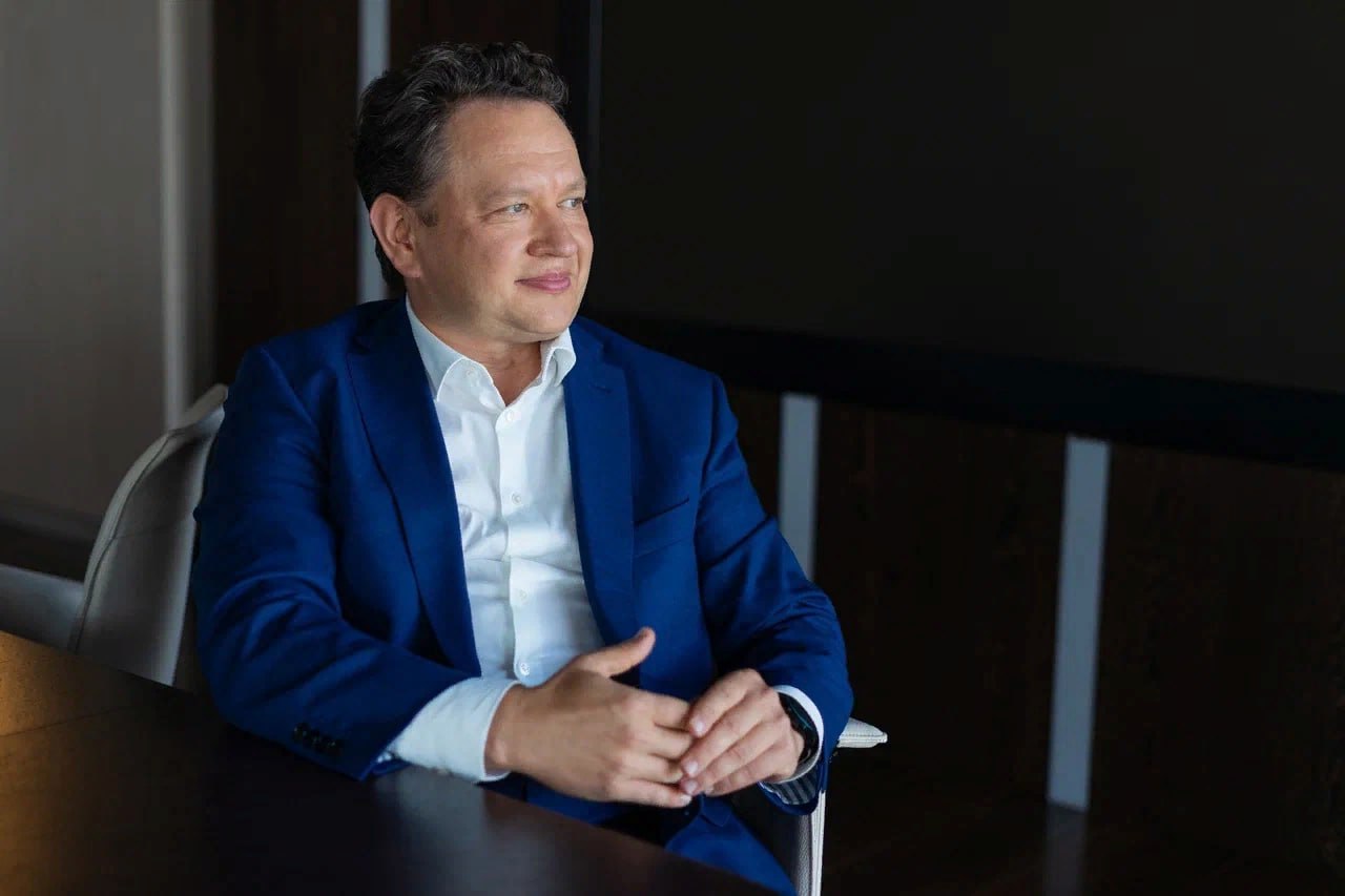Зампред ВТБ Пьянов: Мы хотим зарегистрировать результаты допэмиссии до 30 сентября 2025г, она будет двузначная в миллиардах рублей с точки зрения размера  Все еще на рынке существуют участники рынка, которые допускают, что ГОСА по дивидендам отклонится от рекомендаций. 30 июня последние сомневающиеся получат окончательное решение. В отношении сценария и рассуждений, будут ли дивиденды или что-то пойдет не так: представители государства голосуют в Набсовете по директивам, эти же представители государства голосуют, мажоритарный акционер в годовом общем собрании, они исторически не отклонялись исторически от этих рекомендаций.  Читать далее      #VTBR