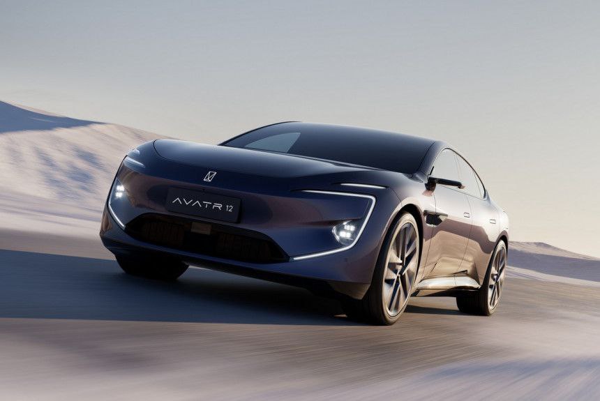 До России добрался седан Avatr 12 версии и цены Премиальный бренд Avatr от компании Changan вышел на российский рынок в начале этого года Первой добравшейся до официальных дилеров моделью стал большой электрический кроссовер Avatr 11 а в сентябре состоялся российский анонс второй модели седана Avatr 12 Сейчас дан старт продаж а также стали известны подробности о комплектациях и ценах этого электромобиля который российские представители бренда Avatr именуют не двенадцать а один два Подробности   autoreview ru news do rossii dobralsya sedan avatr 12 versii i ceny автоновости avatr Авторевю