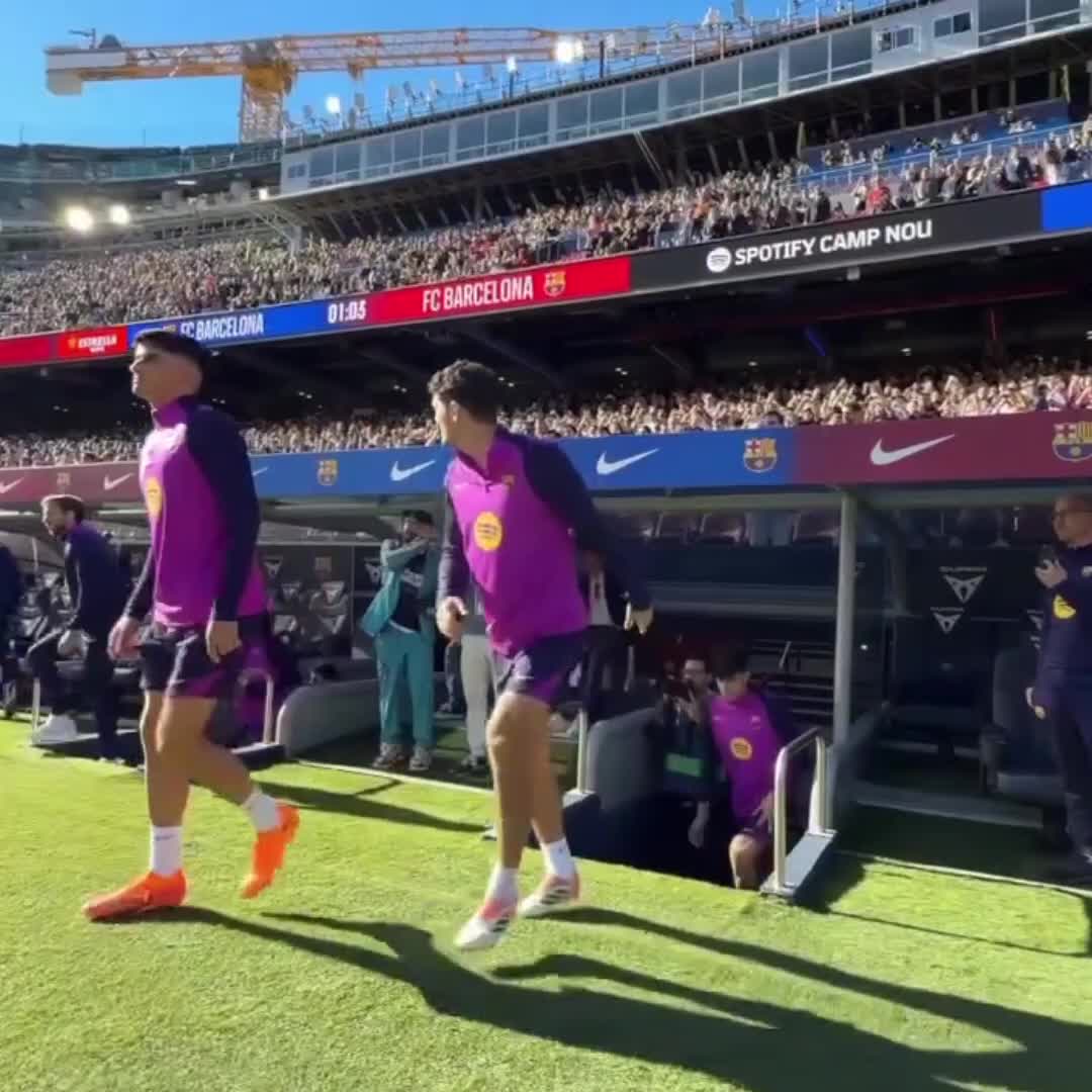 Барселона возвращается на Камп Ноу: первая тренировка после реконструкции собрала 22 тысячи фанатов