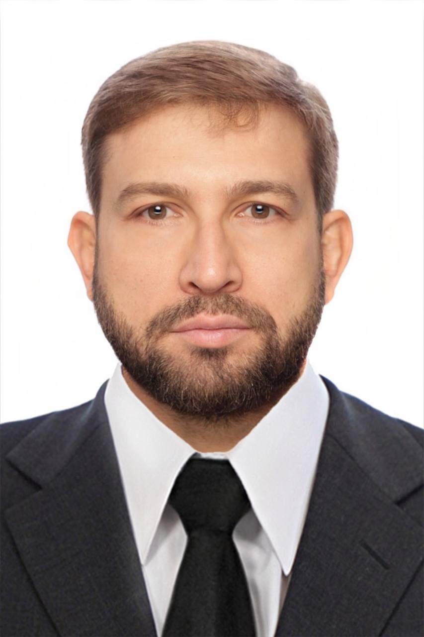 Информируем о новых назначениях в руководстве транспортного блока Северной столицы На должность первого заместителя председателя Комитета по транспорту назначен Дмитрий Ваньчков Дмитрий Юрьевич работает в транспортной сфере почти 9 лет В прошлом занимал ряд должностей в Управлении федеральной службы судебных приставов по Москве а также в Управлении Министерства Юстиции РФ по Ленинградской области Работал заместителем исполняющим обязанности директора СПБ ГКУ Городской центр управления парковками Санкт Петербурга До назначения первым заместителем председателя Комитета по транспорту курировал направления Внешний транспорт и Информационное развитие транспорта в должности заместителя председателя Комитета