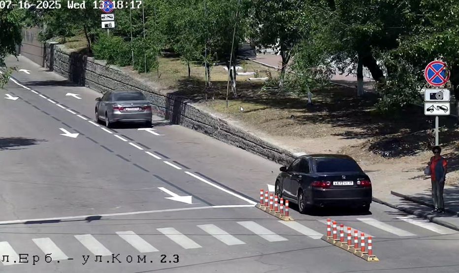 В Улан-Удэ изменили движение на Коммунистической  Комитет по транспорту мэрии Улан-Удэ предупредил автомобилистов об изменении схемы движения на улице Коммунистической. Речь идет об участке от улицы Ербанова до улицы Сухэ-Батора. Там, в частности, располагаются здания Верховного и Арбитражных судов, а также правительства РБ. #Бурятия  Подробности в «Номер один»       Сообщить нам свою новость можно по кнопке:       Письмо в редакцию