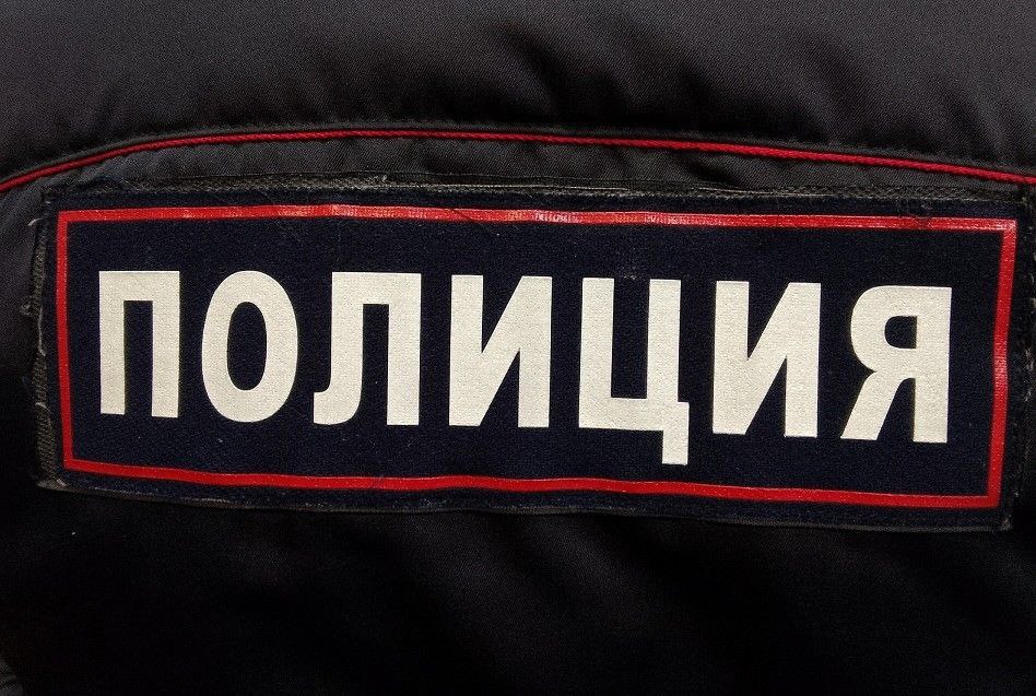 Полицейские Новомосковска раскрыли кражу денег из кассы торгового павильона В ОМВД России по городу Новомосковску обратилась индивидуальный предприниматель с заявлением о совершенном противоправном деянии. Женщина сообщила полицейским, что в ходе составления финансового отчета она обнаружила недостачу денежных средств в кассе торгового павильона на общую сумму 130 тысяч рублей. При проведении проверки, оперативникам стало известно, что недостача возникла в результате хищения, вероятно совершенного одним из продавцов магазина. В ходе дальнейшего разбирательства полицейскими была установлена 32-летняя местная жительница, ранее работавшая в должности продавца в указанном магазине, которая призналась в совершенном противоправном деянии, по данному факту проводится процессуальная проверка. Источник