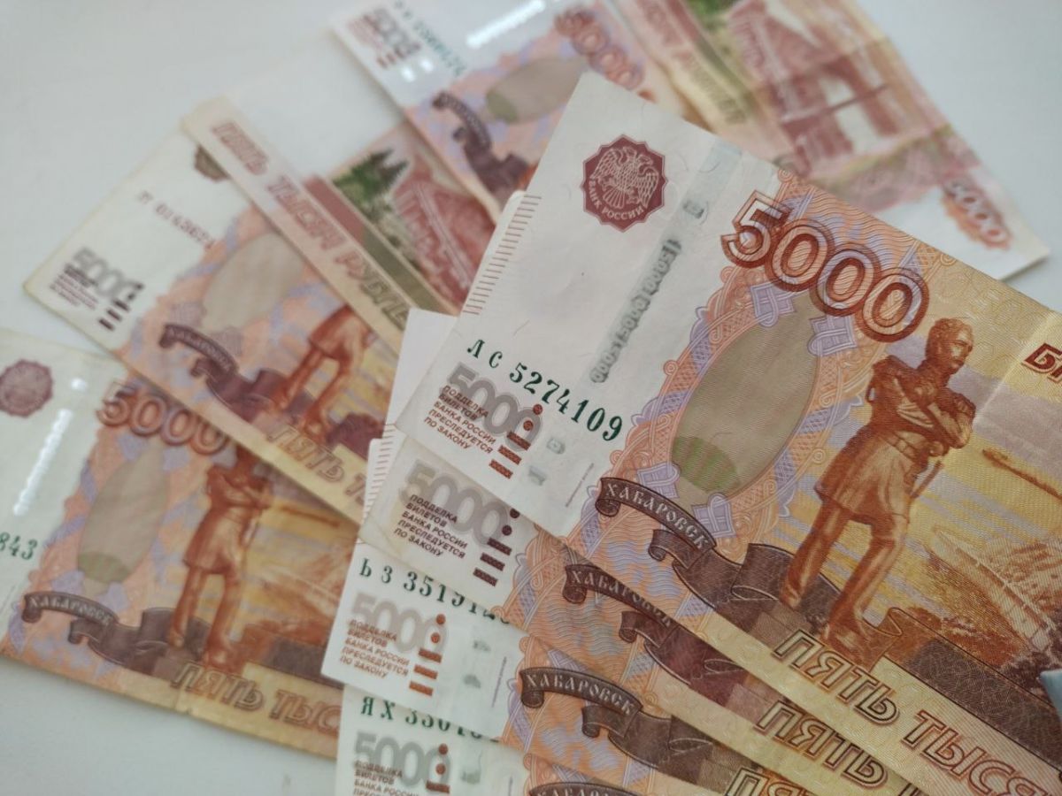 Кредитование в Воронежской области сократилось на 26% в первом квартале 2025 года     По итогам первого квартала 2025 года компании Воронежской области заняли в банках 84,4 миллиарда рублей, что на 26% меньше  на 29,8 млрд рублей  по сравнению с аналогичным периодом прошлого года, когда общая сумма займа составила 114,2 миллиарда рублей. Кредитный портфель региона также снизился на 1%, уменьшившись с 620 миллиардов до 603,3 миллиарда рублей. Снижение объемов кредитования в Воронежской области стало самым значительным среди регионов Черноземья.  ↗  Прислать новость   Подписаться