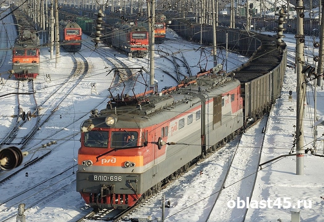 В Кургане готовятся к строительству нового путепровода через Транссиб   Власти региона в ближайшее время заключат контракт на проектирование в Кургане нового моста через Транссиб. Губернатор Шумков рассказал, когда начнут стройку.    Подробности по ссылке