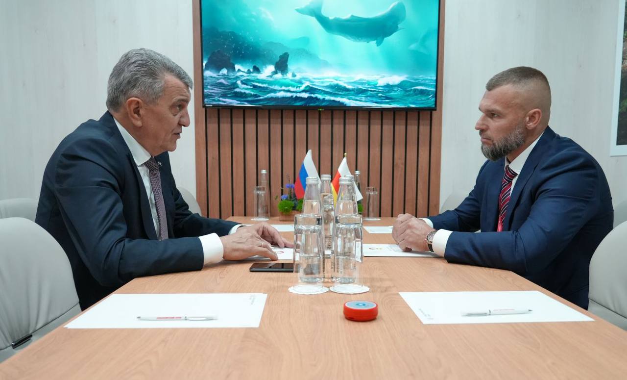 1 2 3 Сергей Меняйло провел переговоры с генеральным директором группы компаний «Гранит» Андреем Евдокимовым Встреча состоялась на площадке Петербургского международного экономического форума в г. Санкт-Петербурге. Стороны обсудили перспективы сотрудничества в сфере строительства. ГК «Гранит» основана в 2002 году в Санкт-Петербурге для реализации проектов в сфере промышленного и гражданского строительства, в числе которых – особо опасные и уникальные объекты, объекты транспортной инфраструктуры, спортивного назначения общероссийского и международного уровня, а также инвестиционные объекты премиум-класса. Подробнее читайте на нашем сайте. #alaniagov #севернаяосетия #алания #главарсоа #ПМЭФ2025