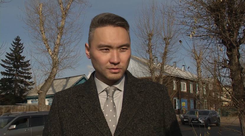 Задержан Анатолий Урбанов, начальник Управления капитального строительства правительства Бурятии, сообщает неофициальный источник в правоохранительных органах. Сегодня рано утром силовики зашли к нему домой с обысками. Закрыли за злоупотребления при строительстве театра «Ульгэр».