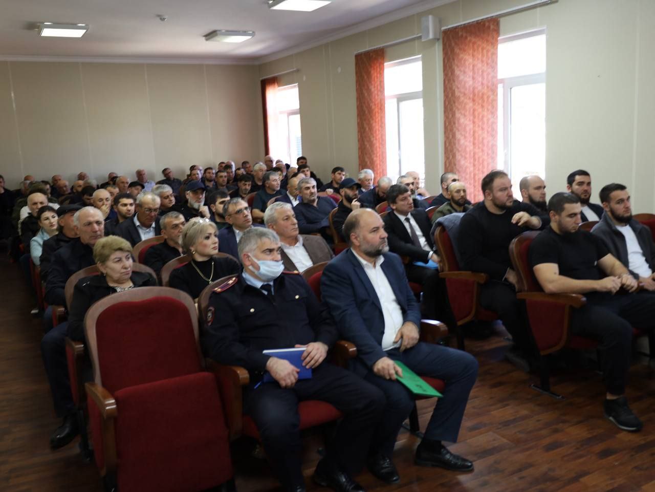 Главой Лакского района избран Зураб Куччаев сообщает пресс служба администрации муниципалитета Куччаев уроженец села Кумух Лакского района Ранее он занимал пост заместителя министра сельского хозяйства и продовольствия Дагестана с 2021 по 2025 год а также исполнял обязанности министра с апреля по октябрь 2025 года