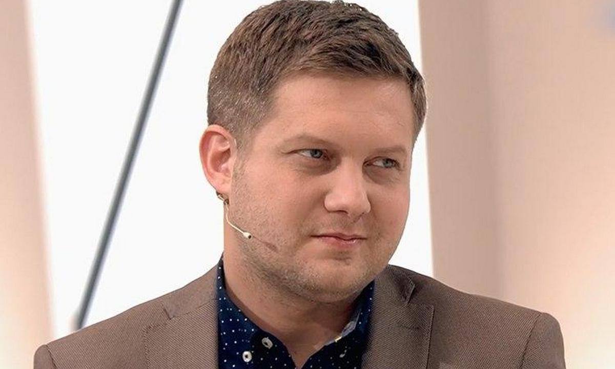СБУ объявила в розыск телеведущего Бориса Корчевникова  Служба безопасности Украины объявила в розыск генерального директора канала «Спас» и ведущего Бориса Корчевникова. Об этом сообщило РИА Новости со ссылкой на данные органов власти соседней республики.  Корчевникова обвиняют на Украине в «покушении на территориальную целостность и неприкосновенность» республики, а также в «незаконном пересечении государственной границы Украины».   Ведущий разыскивается с 20 января, в республике ему грозит мера пресечения в виде заключения под стражу.  Подписывайтесь