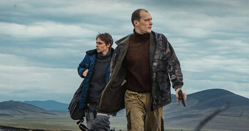 Уникальное Якутское Наше У якутского кино первым появился сертификат Сделано в России по направлению Уникальность Теперь у этих фильмов появилась возможность для продвижения на международном рынке Директор по продвижению территорий АГТ Владислав Шулаев Если объединение усилий с возможностями РЭЦ покажет свою эффективность то участников от Якутии и других региональных киноиндустрий станет значительно больше   В 2025 году суммарные сборы якутского кино составили 280 млн рублей из которых 220 млн было заработано в Якутии а 60 млн за ее пределами Дальнейший рост возможен только за счет развития на федеральных и зарубежных рынках Выход трех фильмов под брендом Сделано в России усилил международное продвижение якутского кино Сейчас в разработке четыре международных проекта со студиями Малайзии Казахстана КНР и США а в 2025 году крупный зарубежный стриминг купил права на 10 фильмов якутского режиссера Главным прорывом прошлого года стала картина Кончится лето права на которую приобрела компания GroupStitch Ленту уже планируют показывать за рубежом и снять англоязычныи ремейк Фильм вошел в число номинантов премии Золотои орел и 30 января поборется за звание лучшего отечественного фильма 2025 года новости Мы в MAX Supreme