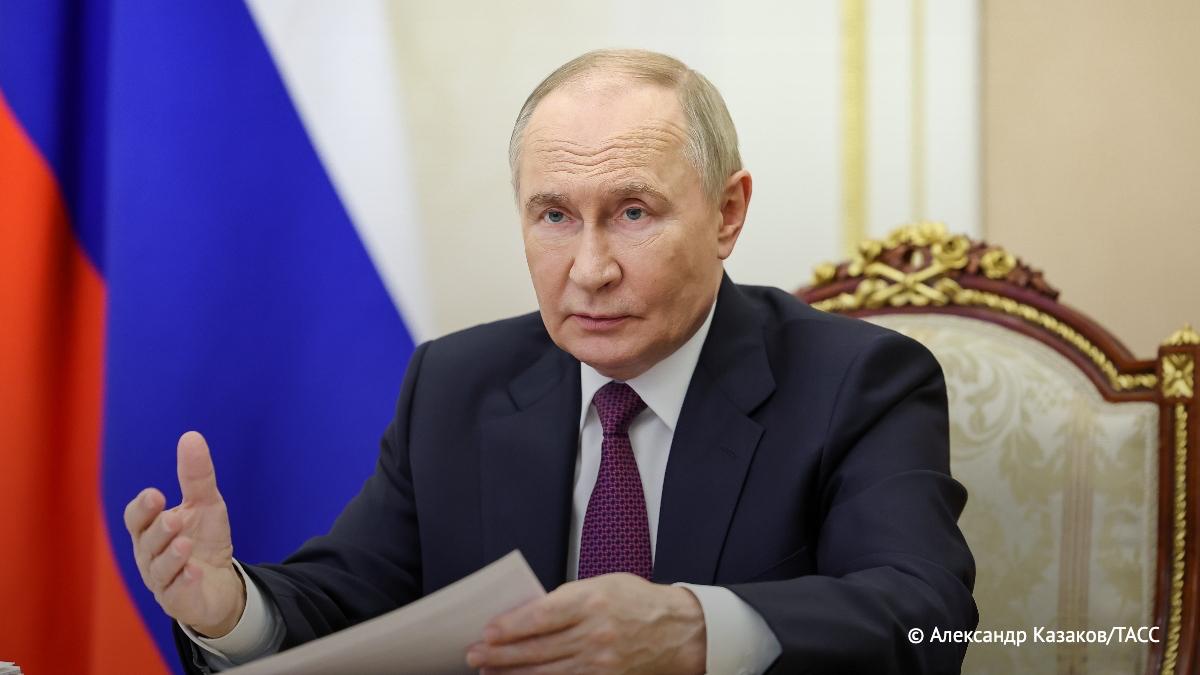 Россия утратит конкурентоспособность, если будет покупать авто, а не производить, а дальше — и суверенитет, заявил Путин.  В 2022 году партнеры РФ удрали из автопрома, но стране за годы их работы удалось поэтапно создать свое производство, отметил президент.   #Россия #Z #Зеленский #украина #победаzaнами #BarguZin24  БаргуZин     Vk   YouTube   TikTok   X