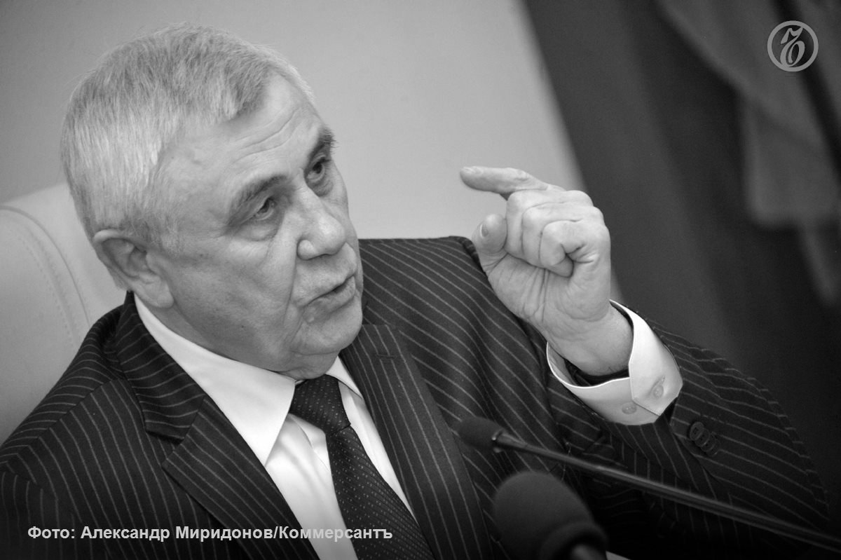 Бывший губернатор Владимирской области Николай Виноградов умер в возрасте 78 лет. Об этом сообщил действующий глава региона Александр Авдеев. Николай Виноградов был губернатором Владимирской области с 1996 по 2013 годы. Являлся членом комитета Совета федерации по бюджету, налоговой политике, финансовому, валютному и таможенному регулированию, банковской деятельности. С июня 2022 года занимал пост советника губернатора Владимирской области.