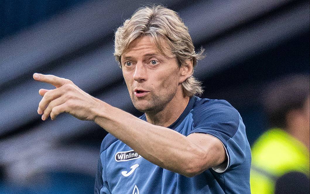 «Зенит» не стал чемпионом, потому что против него «сплотились» все клубы РПЛ: об этом заявил тренер петербуржцев Анатолий Тимощук. По словам украинца для Legalbet, другие команды «всеми силами пытались остановить «Зенит», чтобы клуб не взял седьмое подряд золото. Чемпионом России впервые в истории стал «Краснодар»