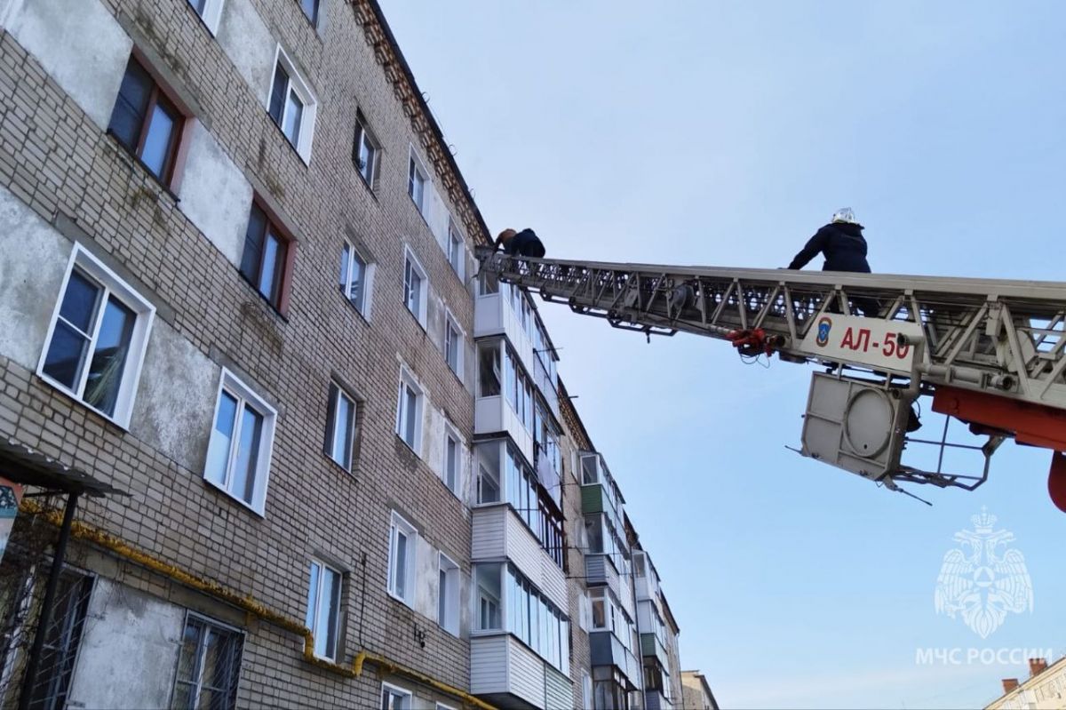 В Кинешме из-за неосторожного обращения с огнём из дома эвакуировали мужчину с грудным ребенком     Вчера, 27 февраля, в Кинешме на улице Красного металлиста из-за неосторожного обращения с огнем в многоквартирном доме произошел пожар.  ↗  Прислать новость   Подписаться