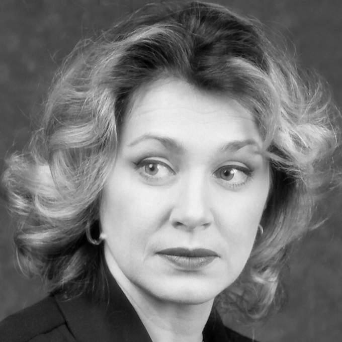 Умерла заслуженная артистка России Ольга Чиповская Ей было 67 лет С 1981 года Чиповская служила в Театре им Е Б Вахтангова В 2021 м актрису наградили медалью ордена За заслуги перед Отечеством II степени