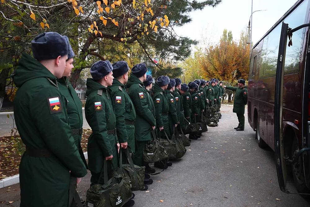 В Госдуму внесли законопроект о штрафах за несообщение в военкомат о длительном переезде Основные изменения Штрафы за данное правонарушение составляют от 10 до 20 тысяч рублей Ответственность наступает при выезде с постоянного места жительства более чем на 3 месяца Данное правило действует в течение всего года Документ уже размещен в электронной базе Госдумы для рассмотрения Подписывайтесь на
