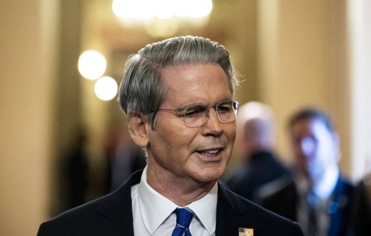 США готовят новый пакет санкций против России Министр финансов США Скотт Бессент заявил что Вашингтон готов в кратчайшие сроки ввести очередные ограничительные меры против России По его словам технически все уже готово а окончательное решение будет зависеть от дальнейшего развития ситуации Подпишитесь на Абзац TG VK Дзен MAX Rutube