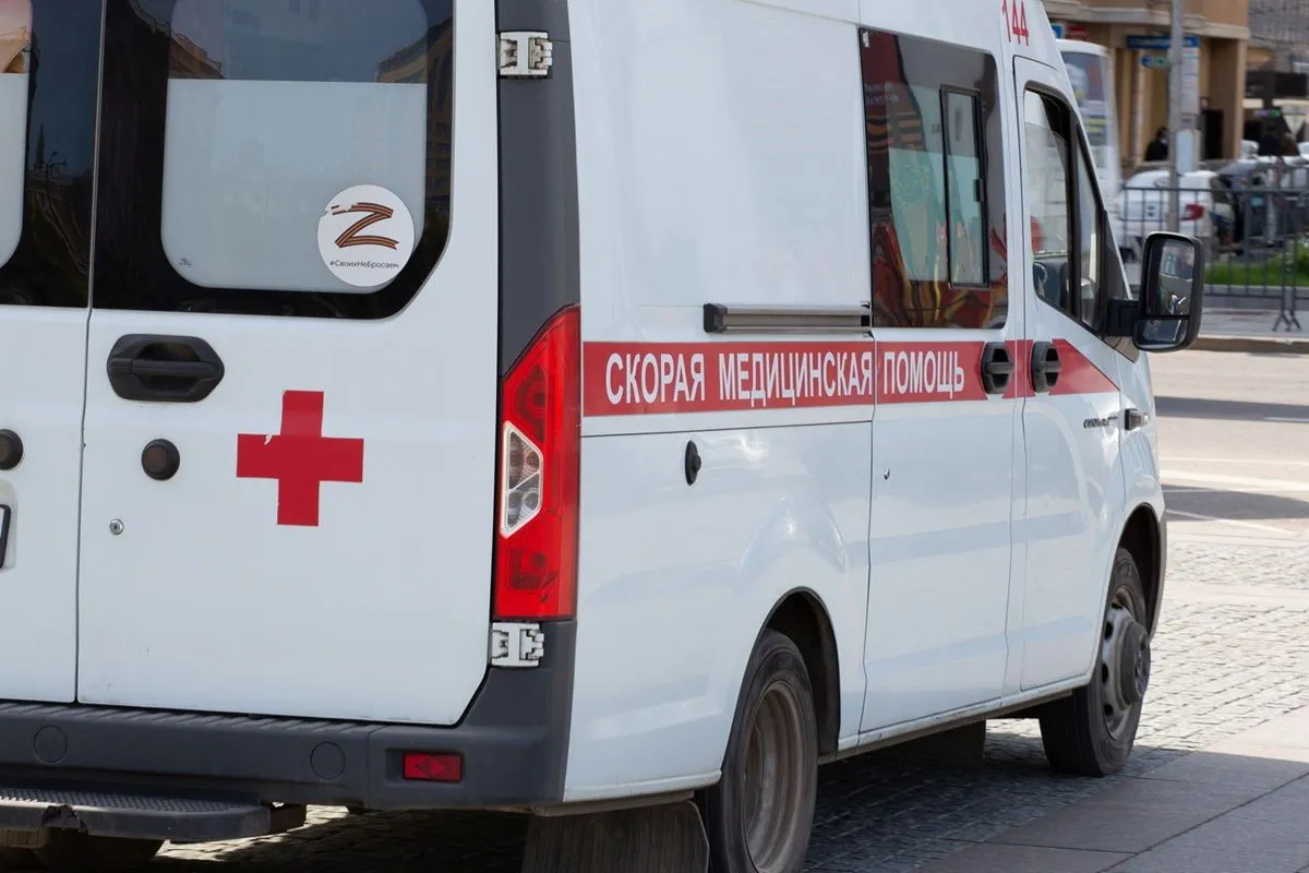 В Калуге совершено покушение на убийство фельдшера скорой помощи   kaluganews ru fn 1860846 html В Калуге фельдшер скорой помощи получил семь ножевых ранений когда пришел по вызову Нападавший сопротивлялся полиции Подробности и ход расследования в материале   Прислать новость Подписаться   Читайте нас в MAX