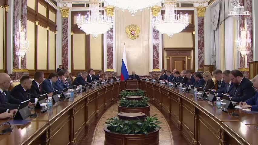 В России расширен страховой стаж для многодетных семей