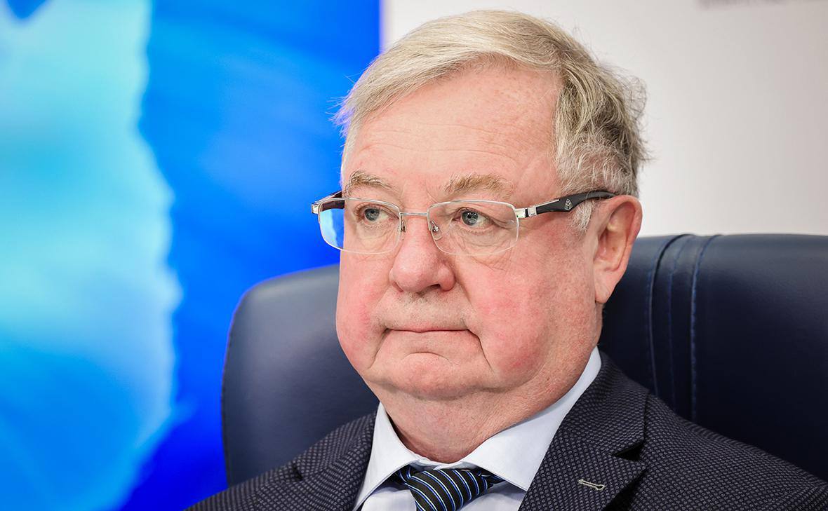 Никаких разговоров о том, что Россия уйдет из новых регионов - ДНР, ЛНР, а также Запорожской и Херсонской областей, вестись никогда не будет, — заявил бывший премьер РФ Степашин Четыре новых субъекта, но новых с точки зрения Конституции, на самом деле это исторически российские земли, это территория Российской Федерации. Там ведь прошел референдум, приняты поправки в Конституцию, поэтому никаких разговоров о том, что мы оттуда уйдем, вестись не будет никогда. Это совершенно очевидно - подчеркнул он. Гуд Афтенун Новости