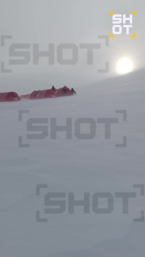 Российские альпинисты заблокированы на вулкане Сидли в Антарктиде