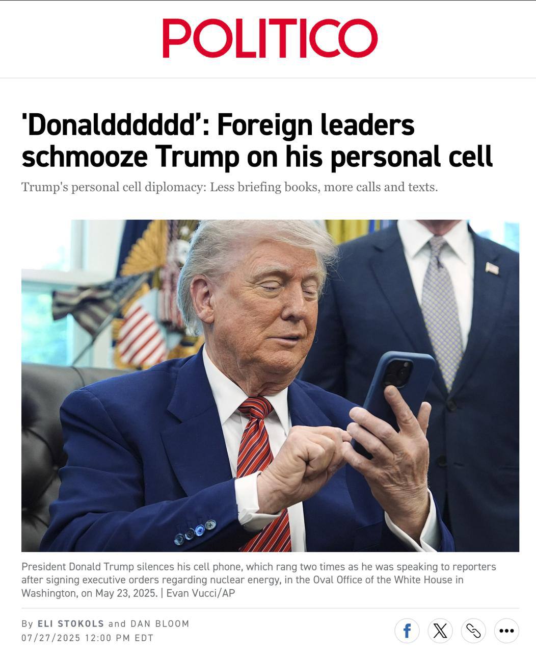 Politico: Трамп предпочитает личные звонки лидерам мира, игнорируя протокол Как и в свой первый президентский срок, Дональд Трамп активно общается с зарубежными лидерами по личному телефону, минуя официальные каналы связи — сообщает Politico со ссылкой на источники,знакомые с ситуацией. Среди его постоянных собеседников—президент Франции Эммануэль Макрон,премьер-министр Великобритании Стармер,израильский премьер Нетаньяху и наследный принц Саудовской Аравии Салман.Разговоры могут быть как непринуждёнными, так и касаться серьёзных международных тем. По данным издания,главы государств,стремящиеся сохранить влияние на Трампа, регулярно выходят с ним на связь — звонят и пишут лично.Иногда Трамп даже демонстрирует фрагменты переписок другим лидерам. Один из собеседников Politico описал, как Трамп и Макрон «по-братски» обменивались приветствиями: «Трамп тянул: "Эммануэлллллль", на что Макрон с улыбкой отвечал: "Дональддддд". И они повторяли это друг другу несколько раз. Это выглядело забавно, почти театрально».