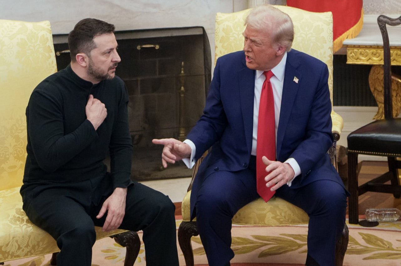 Трамп враждебно настроен к Зеленскому Об этом сообщает New York Times со ссылкой на советников американского лидера: «Трамп неоднократно говорил помощникам, что Зеленский – это плохой парень, который подталкивает мир к пропасти ядерной войны». В то же время глава Белого дома «более почтительно» относится к президенту Владимиру Путину, хотя и допускает иногда резкие высказывания в адрес Москвы. Подпишитесь на «Абзац» Добавьте «Абзац» в ленту «Дзена»