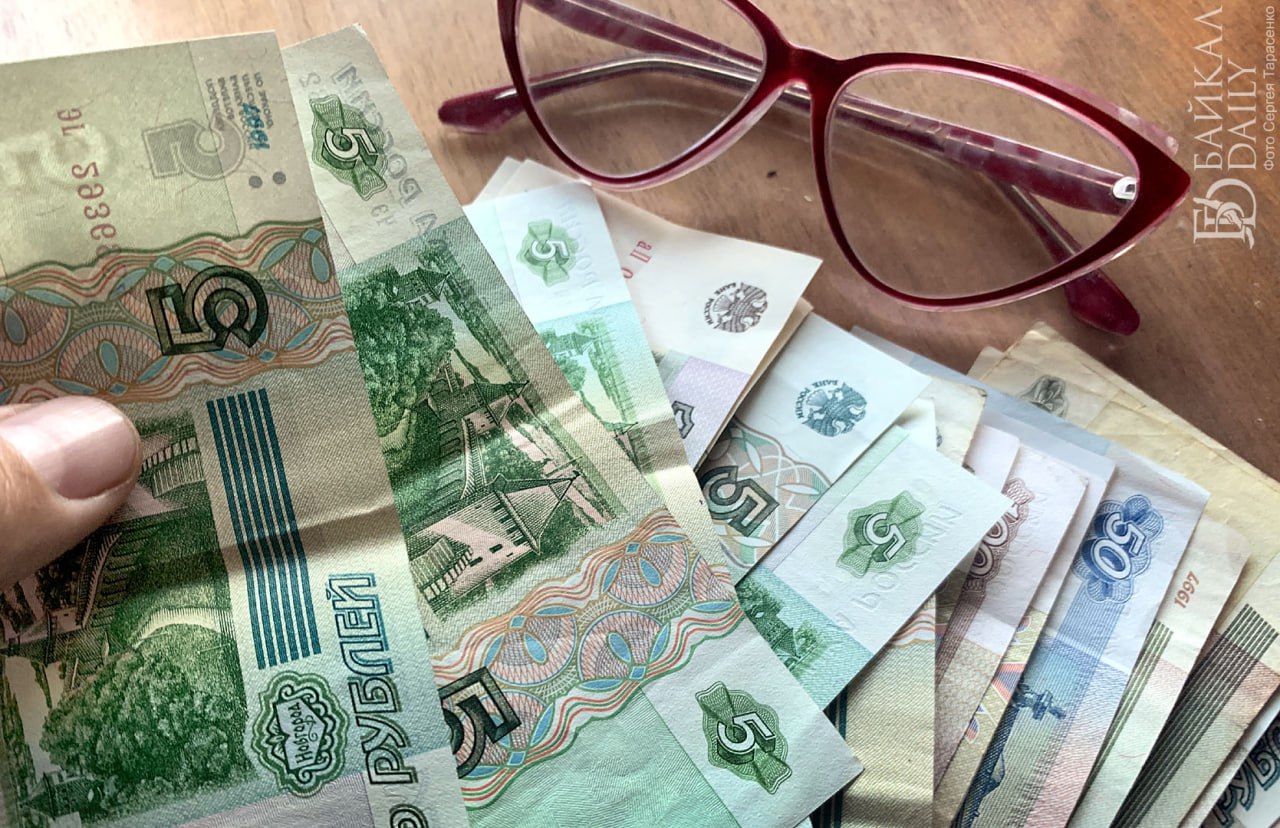 Глава Бурятии анонсировал строительство новой котельной в Закаменске. Алексей Цыденов отправился в район с рабочей поездкой и провёл там совещание по вопросам ЖКХ. - Приняли решение – в следующем году начнём строительство новой котельной. Тарифы из-за старой мазутной очень высокие. Новая позволит снизить расходы, – рассказал он. Жители Закаменска постоянно сетуют на непомерно высокие тарифы на услуги ЖКХ