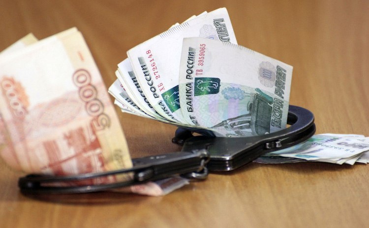 Рыбокомбинат на Камчатке оштрафовали за взятку Представитель предприятия дал деньги чиновникам за оформление судна Как сообщили ИА «Камчатское время» в Дальневосточной транспортной прокуратуре, комбинат признали виновным по части 1 статьи 19.28 КоАП РФ незаконное вознаграждение от имени юридического лица , а размер штрафа составил 1 миллион рублей. Подробности по ссылке:
