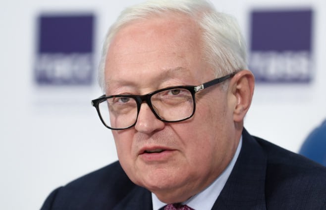 Новая встреча делегаций России и США по вопросу восстановления работы посольств планируется, но дат пока нет. Об этом сообщил журналистам замглавы МИД РФ Сергей Рябков. "Да, это будет. Пока дат нет. Но есть понимание, что контакт необходим. Это направление в принципе рабочее, есть прогресс, надо его наращивать", - отметил замминистра.
