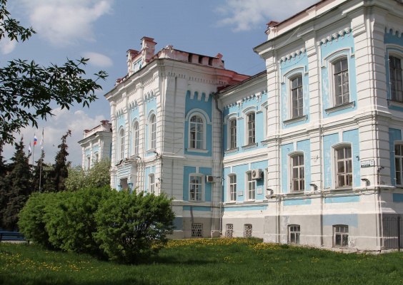 Главный корпус аграрного вуза в Тюмени ждёт обновление  Проектная документация по реконструкции получила положительное заключение госэкспертизы. Работы коснутся инженерных коммуникаций, фасада и скульптурных элементов здания.