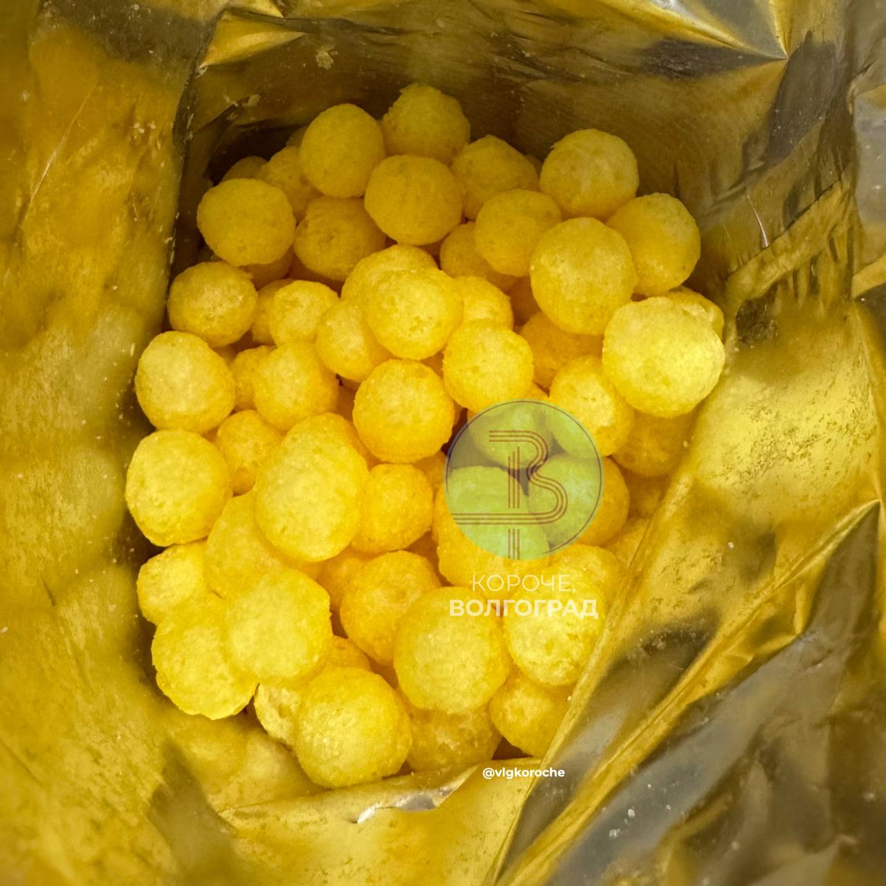 Cheetos со вкусом мандаринов появился в магазинах Волгограда.  Снеки со вкусом и ароматом Нового года заметили на полках Метро. Цена — почти 81 рубль по акции.  Админ уже попробовал. А вы? Пробуете новые вкусы?  #КорочеЕда     Подписаться на «Короче, Волгоград»