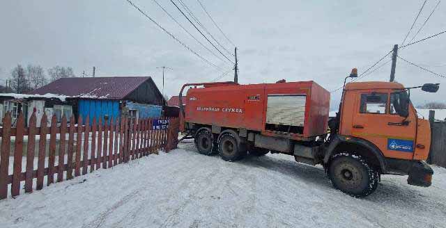 Камчатский водоканал устраняет утечку на сетях водоснабжения в Елизове Сегодня утром в районе частных домов в Елизове произошла утечка на сетях водоснабжения. На устранение аварии оперативно выехали специалисты Камчатского водоканала. Нажмите для подробностей -