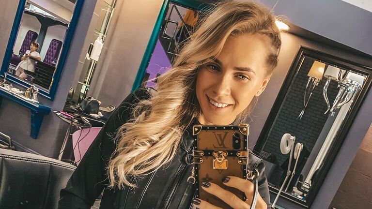 Московские следователи возбудили дело против блогера Лизы Миллер за уклонение от уплаты налогов на 130 млн рублей часть из которых она легализовала через финансовые операции Подписаться на РИА Новости