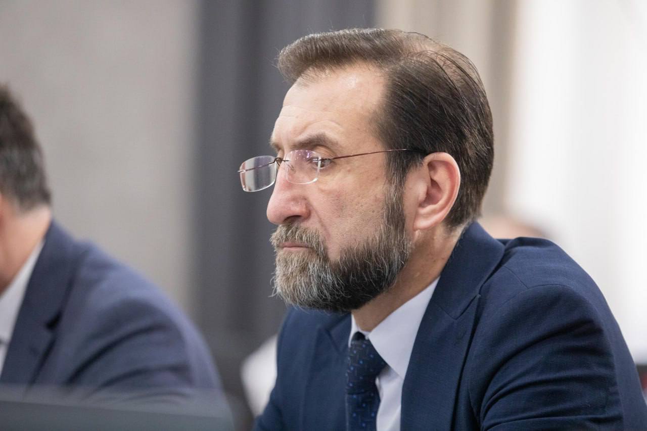 Томас Джигкаев освобождён от должности Министра здравоохранения Республики Южная Осетия - указ президента. Временно исполняющим обязанности министра здравоохранения назначена первый заместитель министра Алла Чочиева. Sputnik-Ossetia