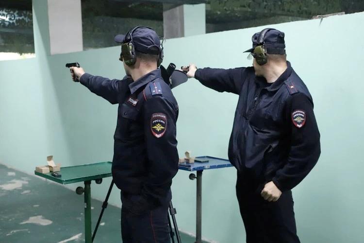 Команда МВД ЛНР победила в чемпионате по стрельбе среди силовиков В Луганске завершился турнир "Динамо" по стрельбе из боевого оружия, посвященный 80-летию Победы. Соревнования собрали команды всех силовых структур региона. Победу одержали сотрудники МВД ЛНР, опередив команды Росгвардии и ФСБ. Трое офицеров ведомства - Виолетта Попова, Виталий Бобрышев и Василий Процюк - также отличились в личных зачетах. Лучшие стрелки представят регион на всероссийских соревнованиях в июне.