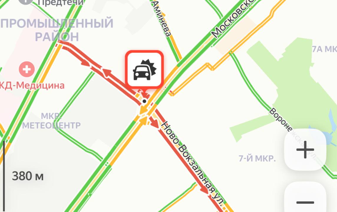 В Самаре произошло ДТП на Московском шоссе Судя по данным приложения "Яндекс Карты", авария случилась на пересечении улиц Ново-Вокзальная и Московское шоссе. Инцидент сковал движение транспорта: участок дороги окрасился в багровый. Водителям рекомендуется заранее выбирать альтернативные пути. : Яндекс Карты
