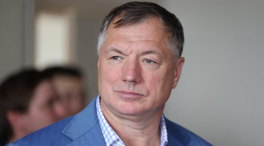 Правительство РФ добавит лимит по льготной ипотеке в Донбассе и Новороссии — Хуснуллин  Правительство РФ добавит лимит по льготной ипотеке в Донбассе и Новороссии. Об этом сообщил вице-премьер Марат Хуснуллин в интервью телеканалу «Россия 24».  «Мы поддерживаем ипотеку на новых территориях. Лимит, который у нас был годовой, почти его выбрали. Сейчас будем добавлять лимит, чтобы строилось», — рассказал он.  Напомним, по состоянию на конец марта банки оформили более 700 ипотечных кредитов на приобретение жилья в ЛНР. Жители ЛНР могут подать заявку на льготную региональную ипотеку в новых ЖК через сервис «Домклик» Сбера. Ранее Хуснуллин сообщал, что инвестиционное жилье в Донбассе и Новороссии строят 25 компаний, их плановый объем ввода в эксплуатацию составит более 460 тыс. кв. метров.