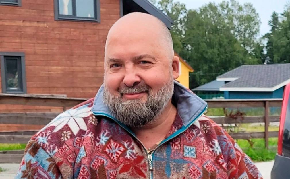 Президент некоммерческого партнерства Международное объединение частных детективов Андрей Матушкин стал фигурантом уголовного дела о государственной измене ст 275 УК Как сообщили РБК три источника в правоохранительных органах В сентябре детектив был арестован на два месяца и находится в одном из следственных изоляторов Санкт Петербурга По данным одного из собеседников следствие полагает что Матушкин занимался сбором сведений составляющих государственную тайну и передавал их за границу Кроме того его подозревают в сотрудничестве с иностранной разведкой и содействии в реализации ее задач на территории России Источник уточнил что речь идет о контактах с представителями стран Балтии О задержании главы ассоциации известно представителям детективного сообщества Статья 275 УК предусматривает наказание вплоть до пожизненного лишения свободы Картина дня в телеграм канале РБК
