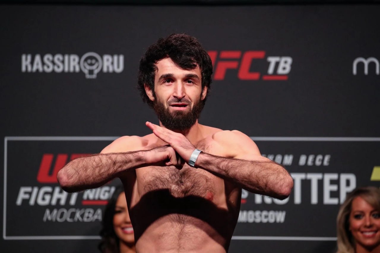 Забит Магомедшарипов возвращается в большой спорт 34 летний Забит Магомедшарипов подписал соглашение о сотрудничестве со спортивной лигой ACBJJ специализирующейся на проведении турниров по бразильскому джиу джитсу Информацию подтвердил руководитель лиги Заурбек Хасиев Переговоры завершены Забит Магомедшарипов в ACBJJ Мы собираем элиту Ранее также сообщалось о планах Магомедшарипова провести поединок по правилам вольной борьбы