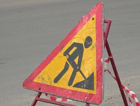 До 21 августа перекрыто движение для пешеходов по тротуарам в центре Калуги По информации МУП "Калугатеплосеть", до 21 августа ограничено движение на пешеходных частях вблизи перекрестков улиц Кирова, Плеханова и Дзержинского. Такие временные меры связаны с ремонтными работами по замене теплосетей.