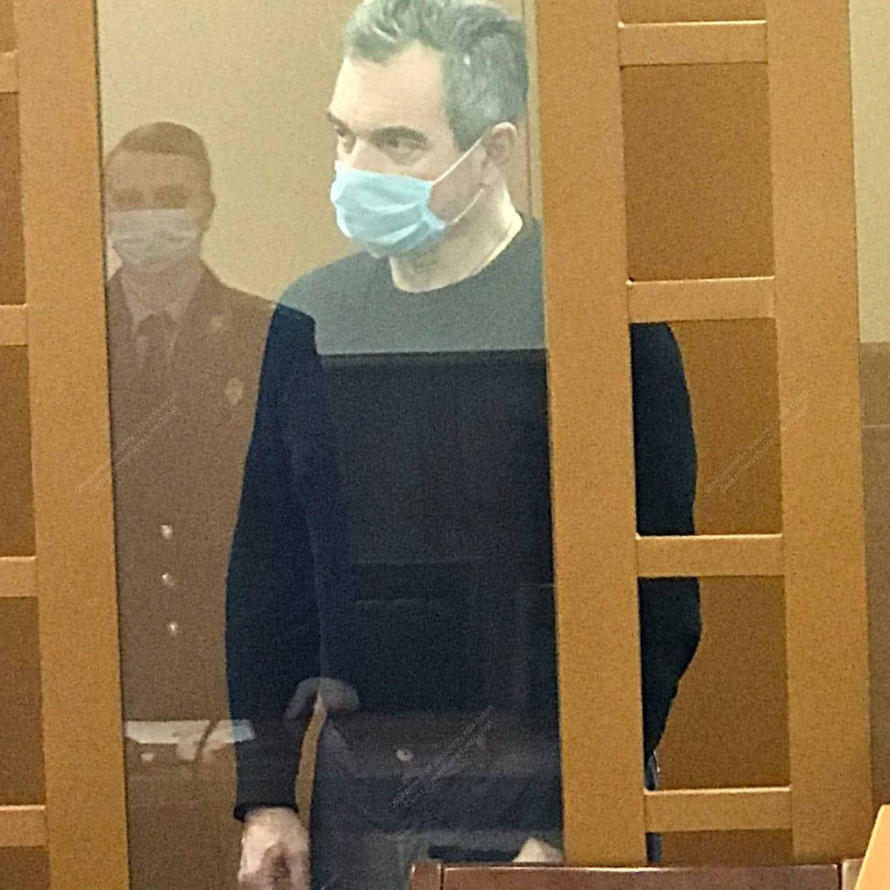 Суд изъял недвижимость и авто на 100 млн рублей у экс-замглавы ГУ ФСИН по Петербургу и области Сергея Мойсеенко  Генеральная прокуратура РФ провела проверку соблюдения законодательства о противодействии коррупции и направила иск об обращении незаконно приобретенной им недвижимости и авто в доход государства. Прошение удовлетворили, о чем сообщили в пресс-службе ведомства.  Мойсеенко, по мнению суда, приобрел 18 дорогостоящих объектов недвижимости и девять премиальных транспортных средств стоимостью более 100 миллионов рублей в России и 1,2 миллиона евро за рубежом. Чтобы скрыть нажитое, имущество он регистрировал все на доверенных лиц.  Сейчас Мойсеенко находится в местах лишения свободы. Его приговорили к 18 годам колонии за получение взяток на общую сумму более 700 миллионов рублей и организацию убийства своего подчиненного.    Объединённая пресс-служба судов Санкт-Петербурга   : СПб — отдай свой буст нам