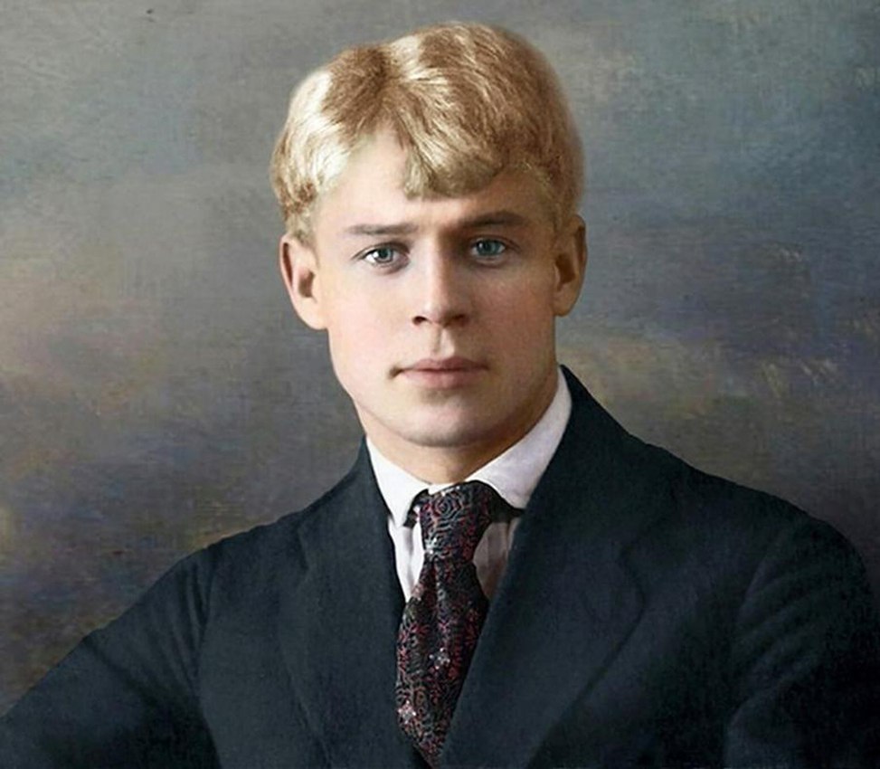 В ЭтотДень ровно 100 лет назад в 1925 году в ленинградской гостинице Англетер трагически оборвалась жизнь Сергея Есенина Гибель последнего поэта деревни стала шоком для всей страны мгновенно породив массу слухов от мести чекистов до инсценировки убийства хотя факты указывали на фатальный итог тяжелейшего душевного кризиса и депрессии Его последним посланием миру стали строки До свиданья друг мой до свиданья написанные собственной кровью и переданные товарищу накануне роковой ночи Наше последнее видео   youtu be bzdGqY 0I0I Поддержать канал Сотрудничество