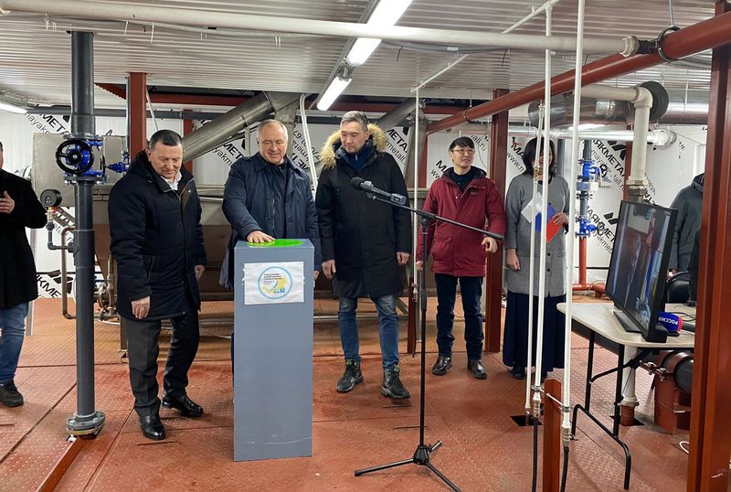 В Бурятии экс начальника УКСа будут судить за очистные Прокуратура утвердила обвинительное заключение по уголовному делу в отношении экс начальника ГКУ Управление капитального строительства правительства Республики Бурятия УКС Он обвиняется в превышении должностных полномочий В 2022 году чиновник подписал акт приёмки объекта несмотря на несоответствие очистных сооружений требованиям очистки сточных вод Бурятия Подробности в Номер один Сообщить нам свою новость можно по кнопке Письмо в редакцию