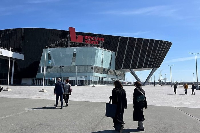 Выступление известного комика внезапно отменили в Екатеринбурге Концерт комика Нурлана Сабурова отменили в Екатеринбурге Мероприятие должно было состояться 3 февраля в МТС Live Холл На выступление артиста были проданы почти все билеты Теперь деньги фанатам вернут Мы очень надеялись на нашу встречу 3 февраля но к сожалению возникли непреодолимые обстоятельства по которым концерт не состоится в указанную дату Мы не прощаемся с вами Мероприятие будет перенесено на другую дату о которой мы сообщим вам в ближайшее время сообщили организаторы Возврат денег произойдёт автоматически в течение 10 рабочих дней уточнили представители Сабурова uralweb ru