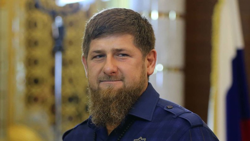 Рамзан Кадыров чуть не утонул в Эгейском море. Это случилось во время отдыха главы Чечни в турецком Бодруме. «Войдя в море, он внезапно начал задыхаться. Находившиеся поблизости сотрудники полиции заметили ситуацию и вызвали медиков», — пишут местные СМИ. Сейчас Кадыров находится в больнице, но чувствует себя хорошо.